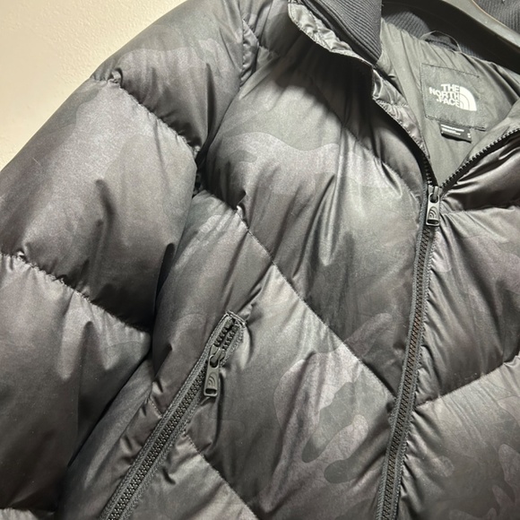 THE NORTH FACE, 550 Down Fill Hooded Jacket/Coat, size Medium - Picture 2 of 6